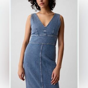 GAP denim jean midi dress V neck / back w/ side zip sz 4